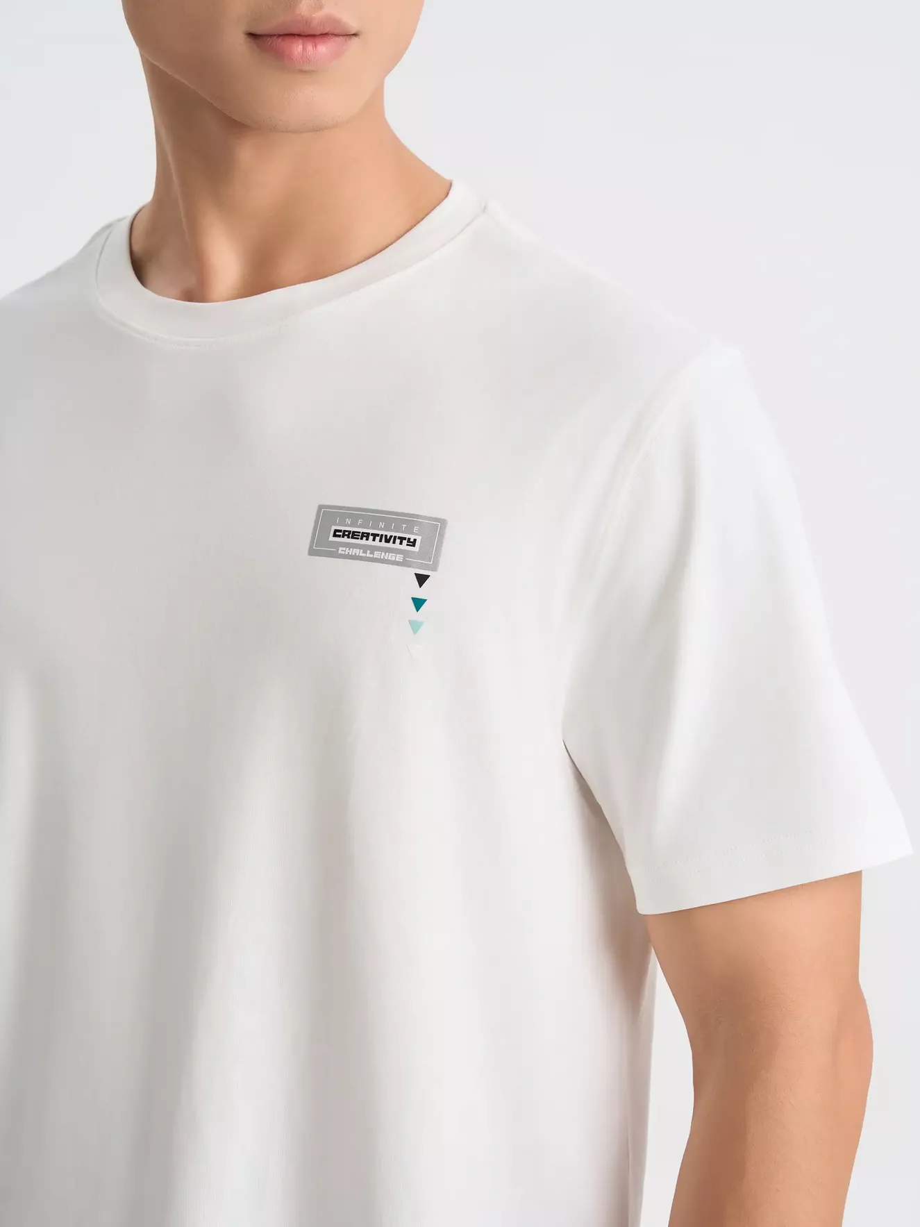 Áo Thun Thể Thao Nam PERATO Lifestyle Regular L0TSS5M015