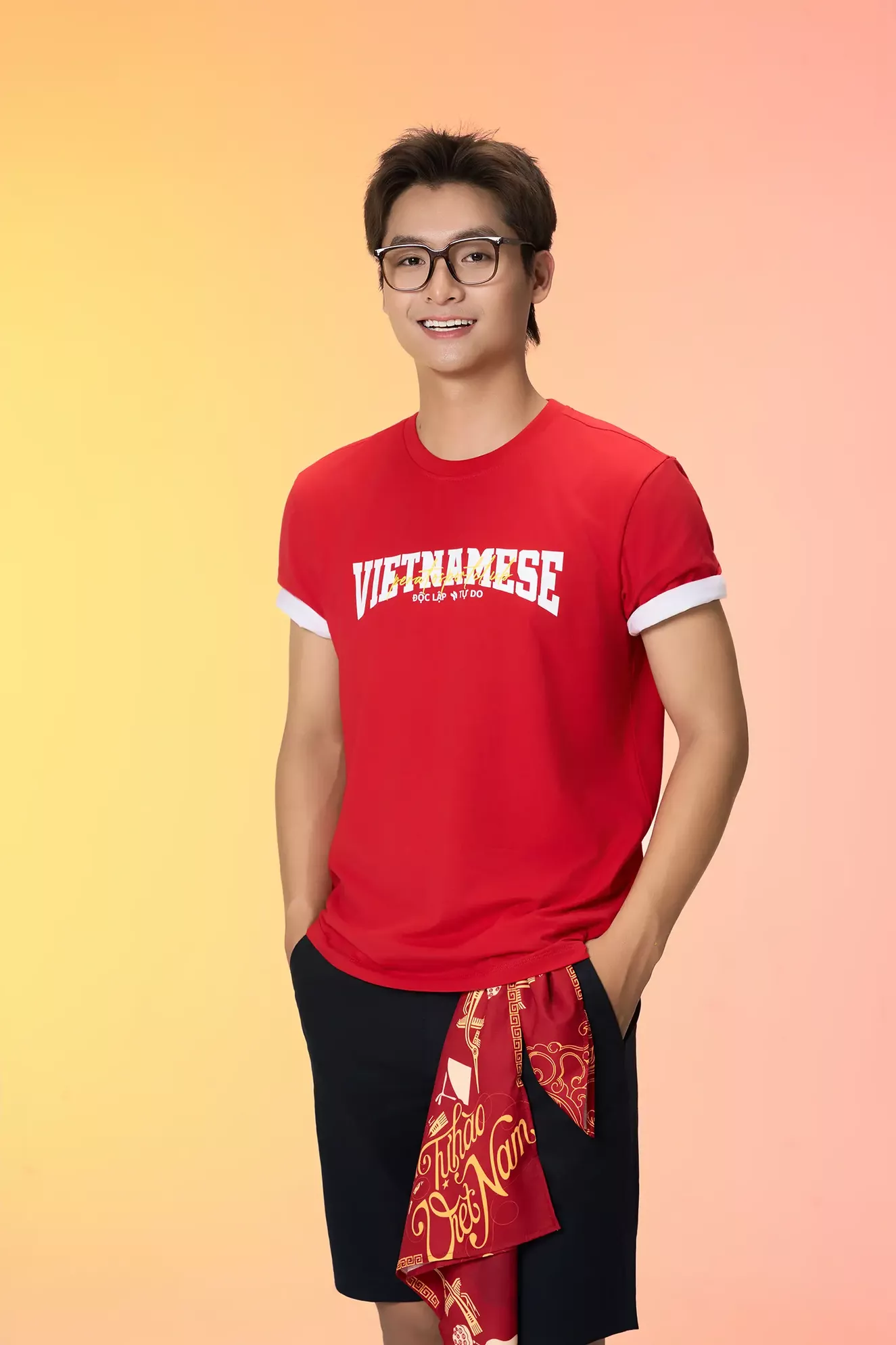 Áo Thun Cờ Đỏ Sao Vàng PERATO Unisex In VIETNAMESE L0TSS5M099