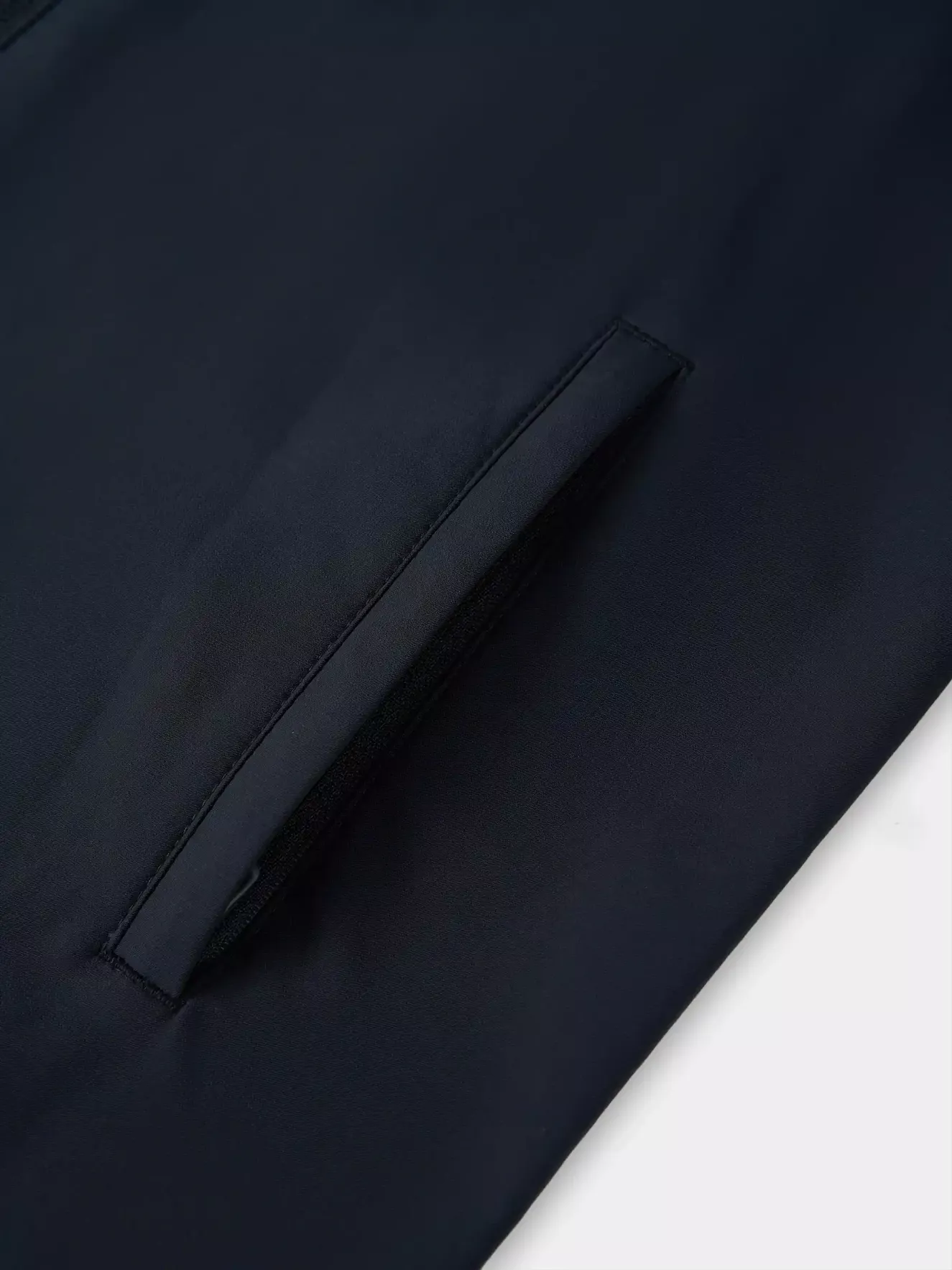 Áo Khoác Gió Nam Cổ Dựng PERATO Phong Cách Training TBKGW5M021