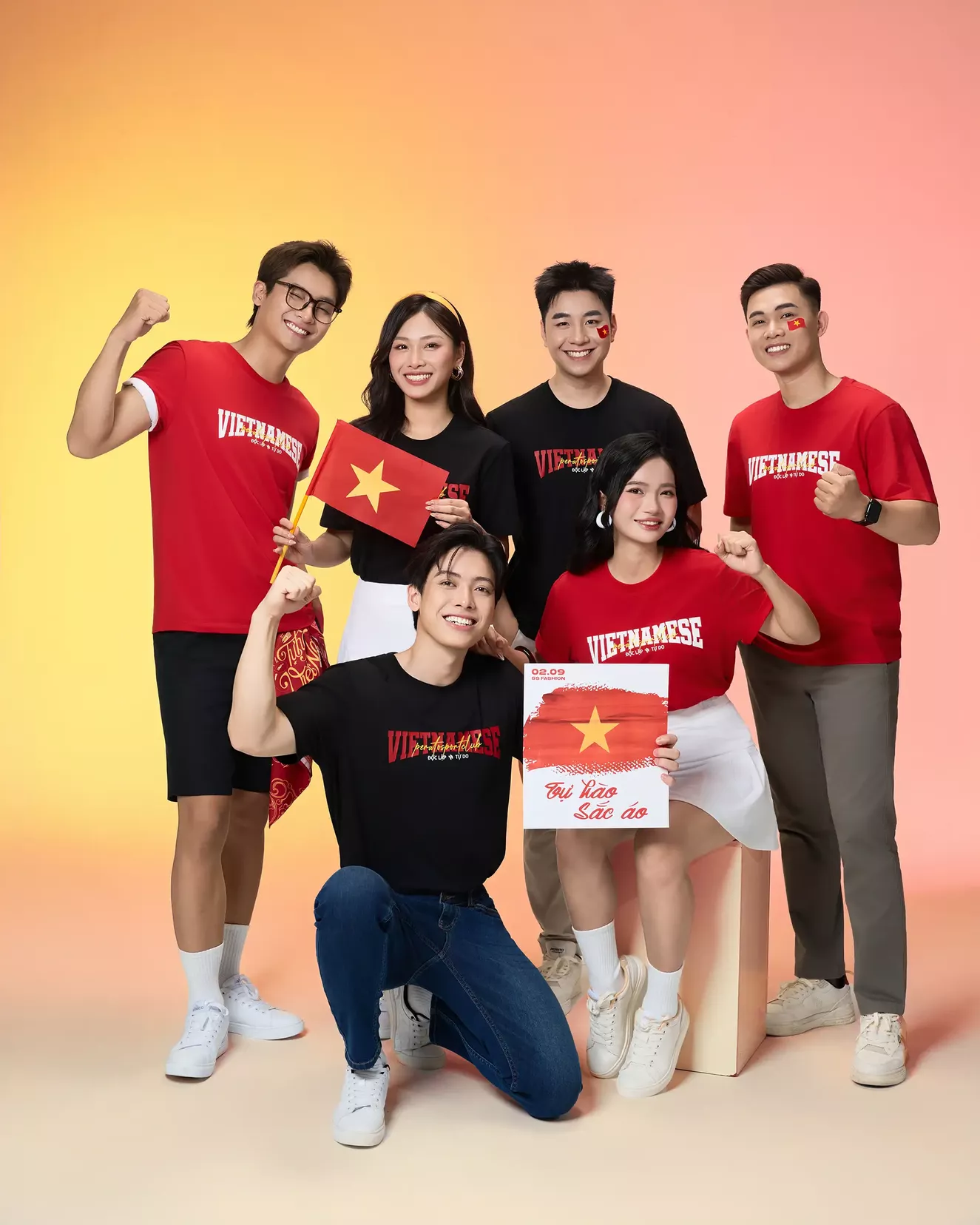 Áo Thun Cờ Đỏ Sao Vàng PERATO Unisex In VIETNAMESE L0TSS5M099