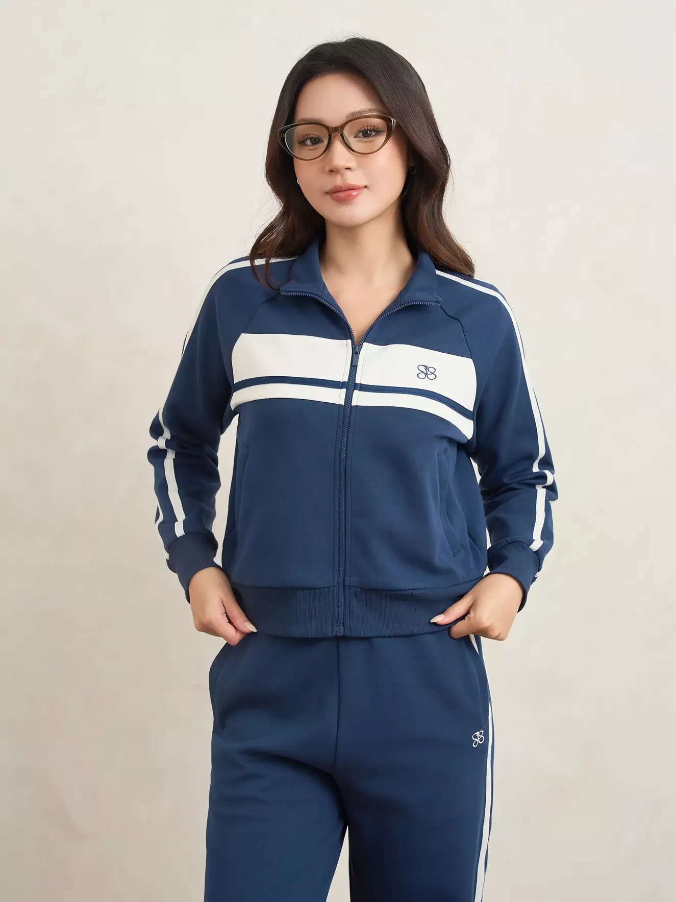 Áo Nỉ Khóa Nữ 5S Fashion Can Phối Phom Regular WBAKN25005-WBAKN25105