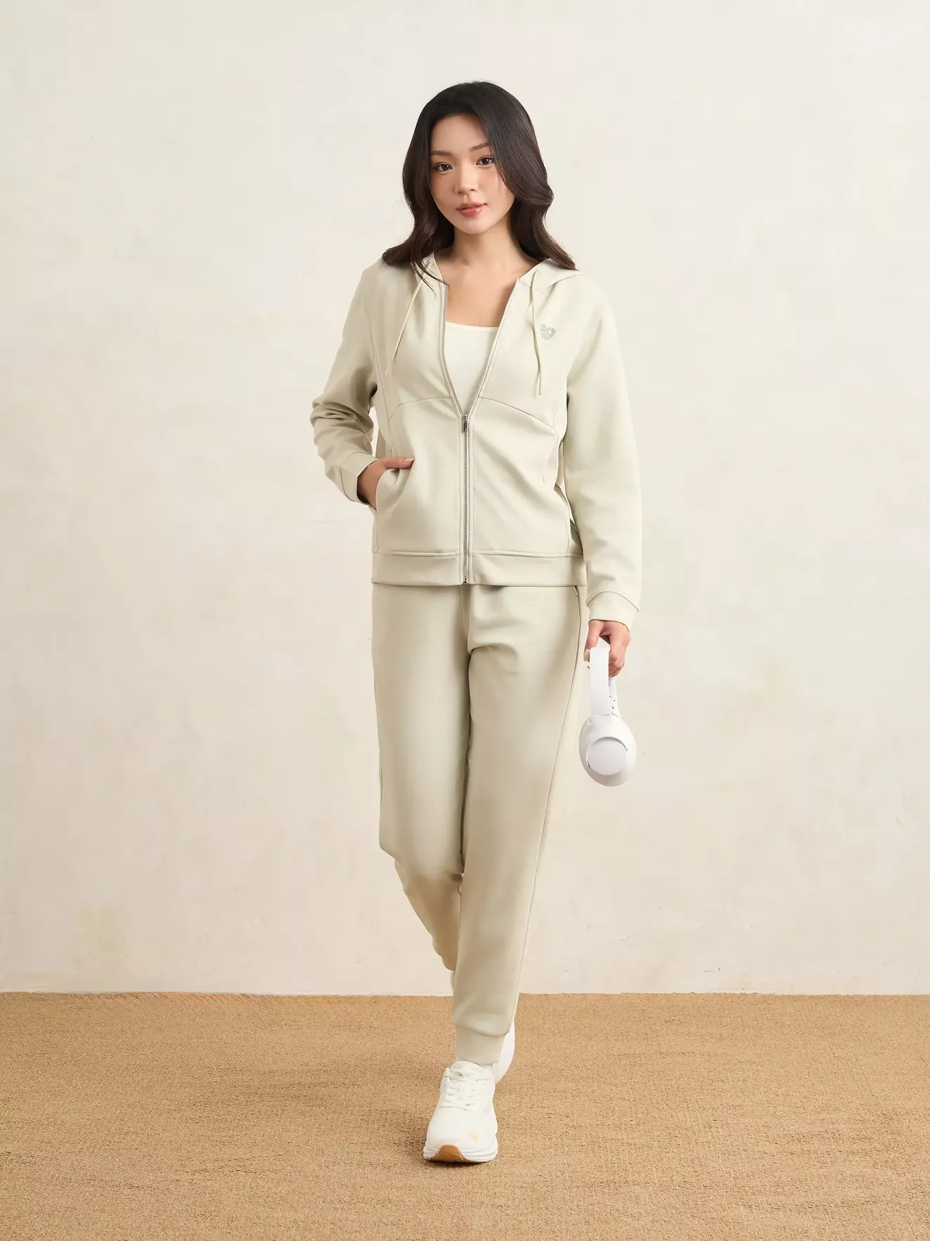 Áo Nỉ Khóa Nữ 5S Fashion Có Mũ In Basic Phom Regular WBAKN25013