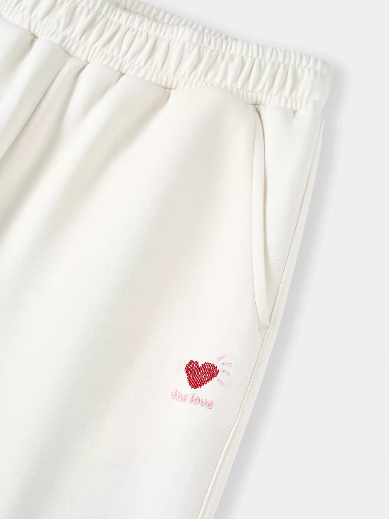 Quần Nỉ Nữ 5S Fashion Thêu Họa Tiết Trái Tim Phom Regular WBQNI25014