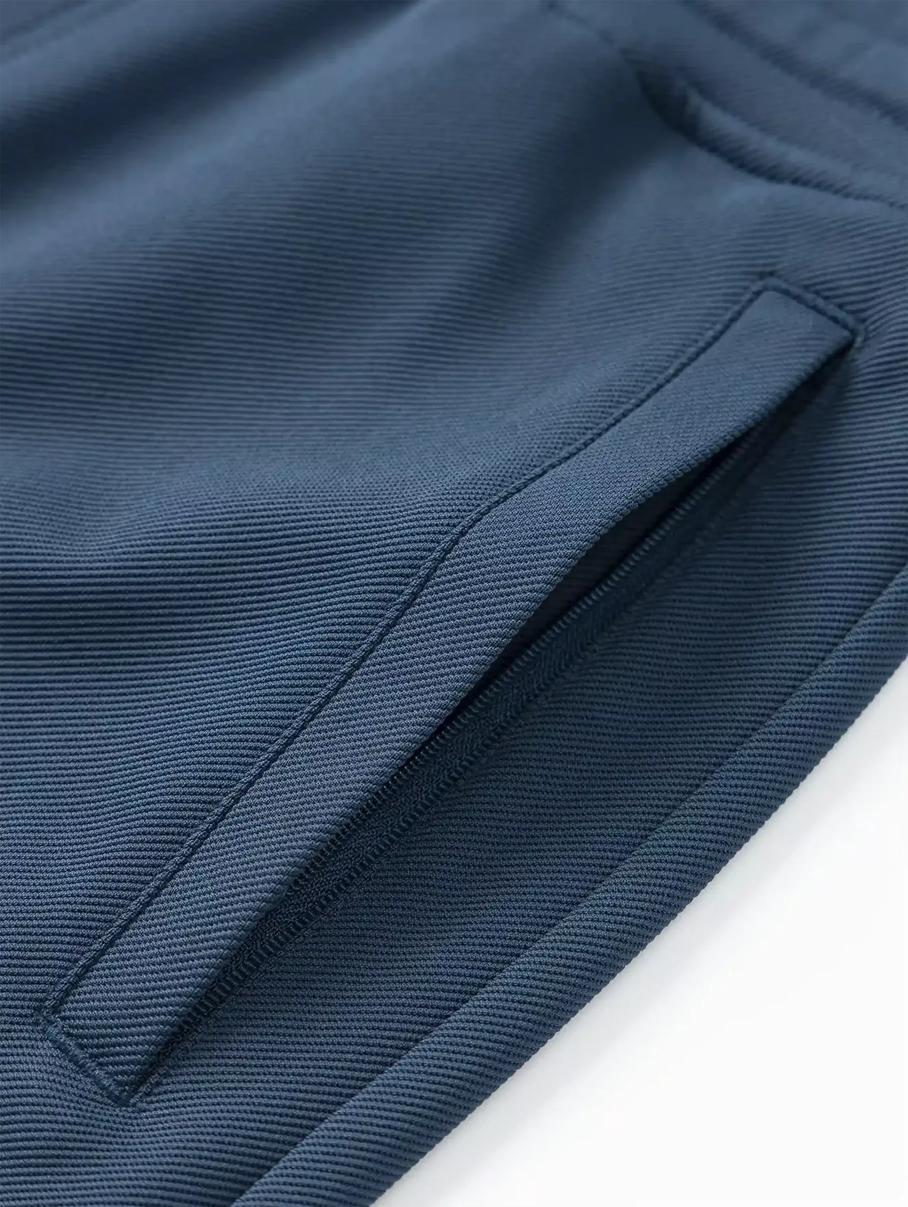 Quần Short Nam Casual Trơn Basic Phom Slimfit QSC24002