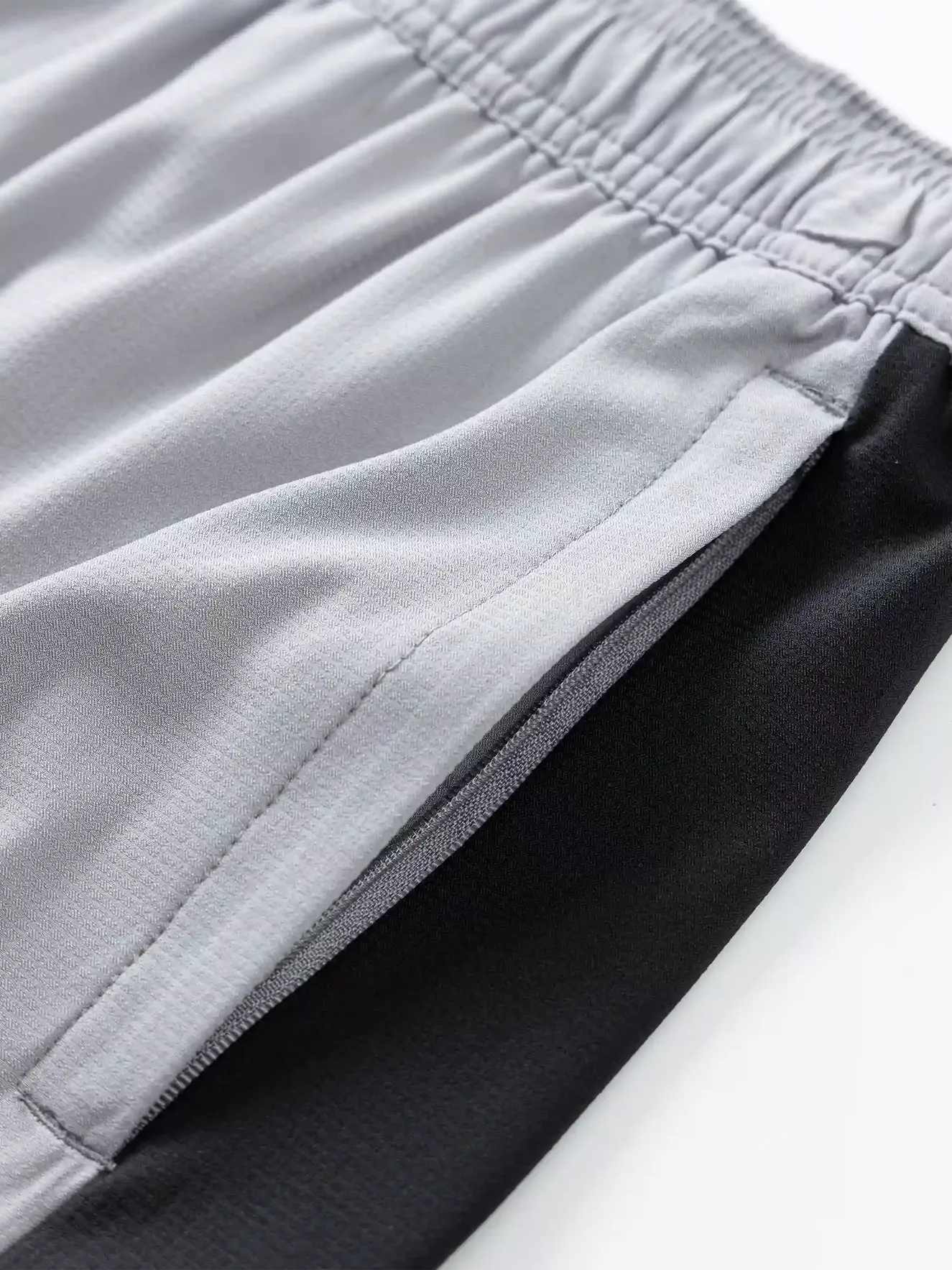 Quần Short Thể Thao Nam Cạp Chun Can Phối Regular QST24001