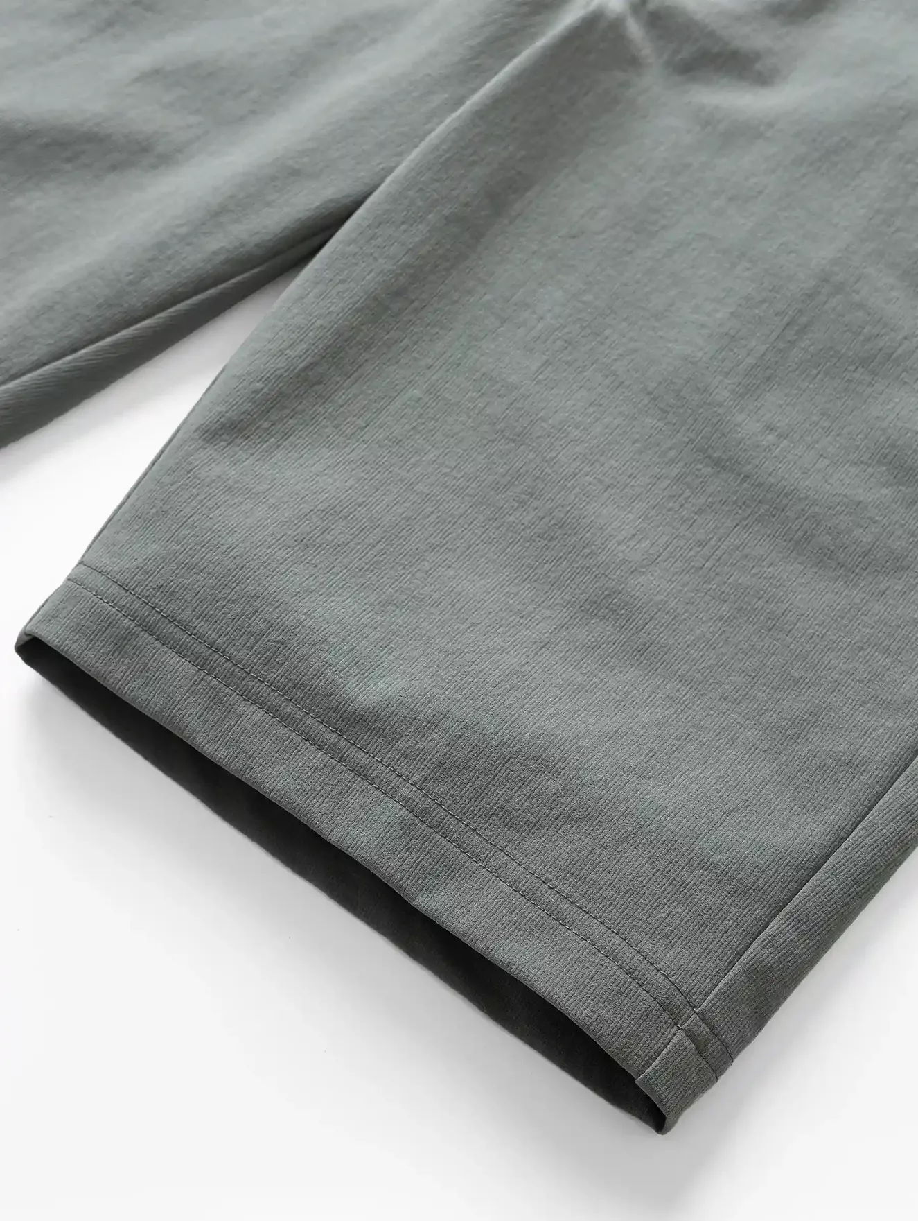 Quần Short Thể Thao Nam Cạp Cúc Trơn Basic Regular QST24021