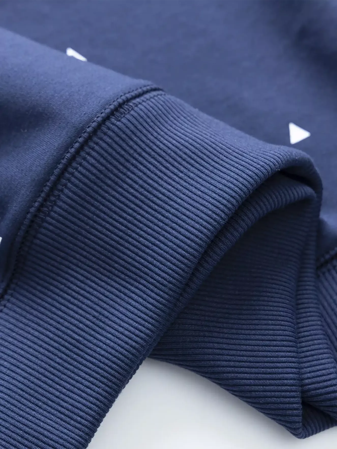 Áo Nỉ Cổ Tròn 5S Fashion In Tràn Slimfit ANO23028