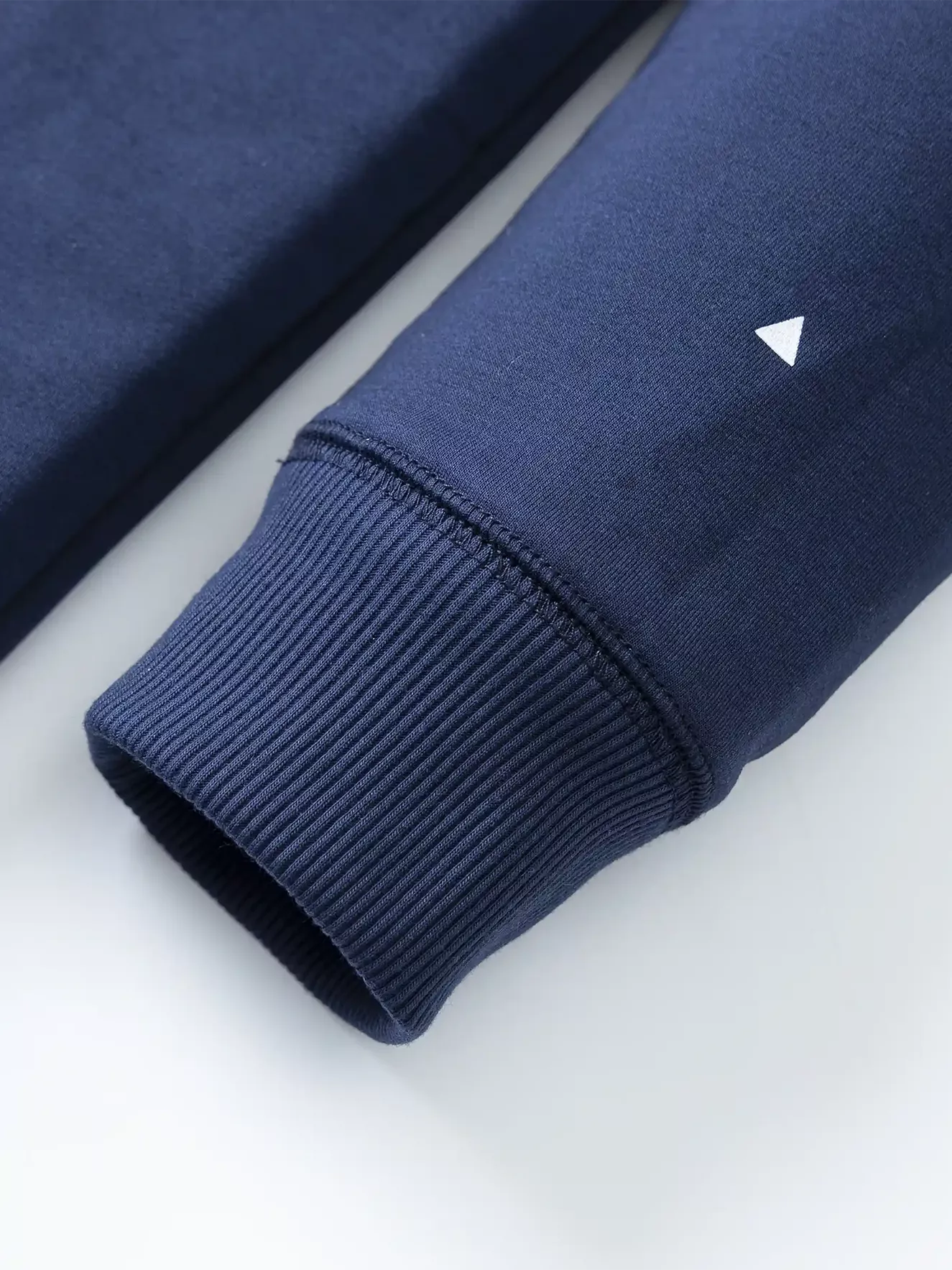 Áo Nỉ Cổ Tròn 5S Fashion In Tràn Slimfit ANO23028