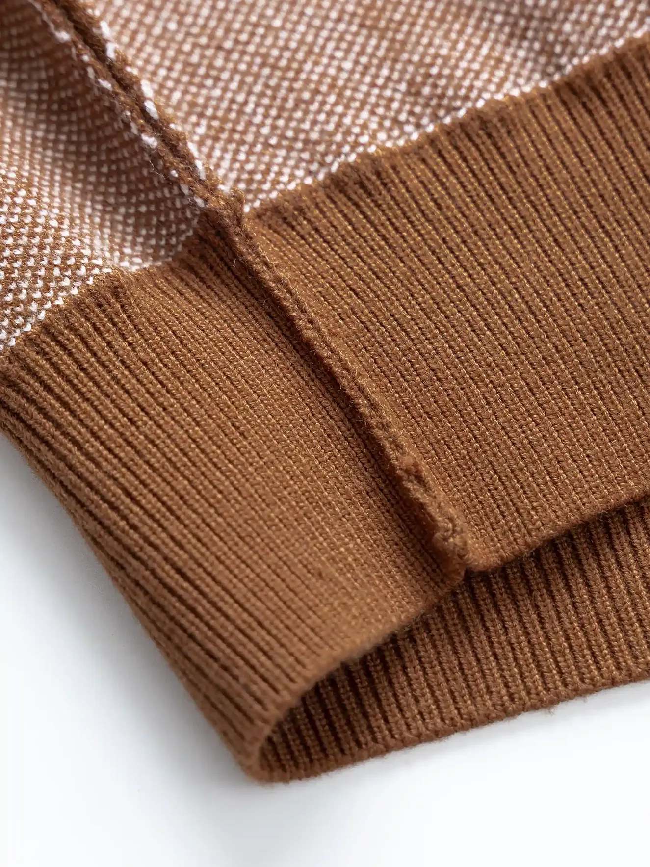 Áo Len Họa Tiết Tam Giác Nhỏ 5S Fashion Slim Fit ALO23006