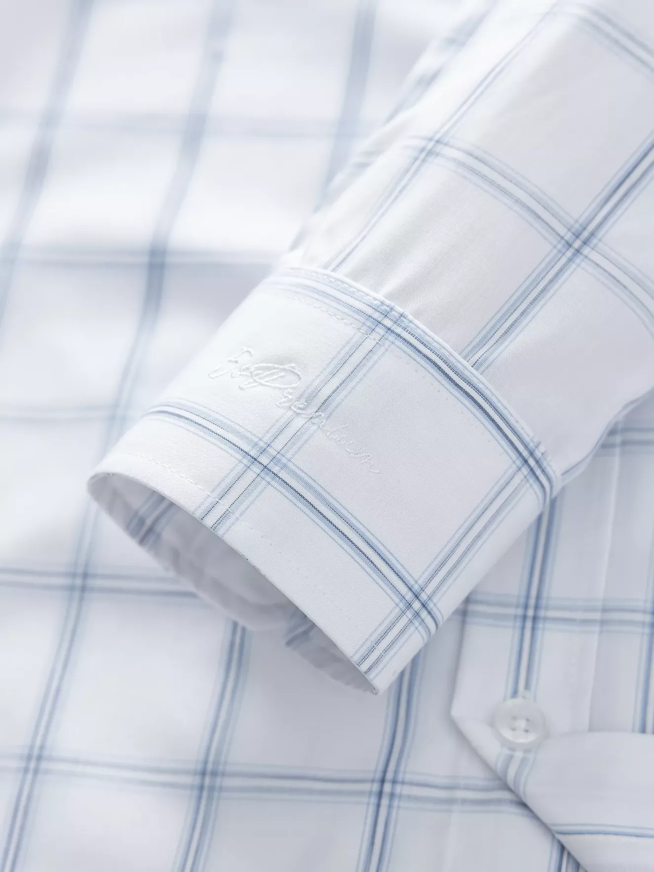 Áo Sơ Mi Nam Dài Tay Màu Trắng Kẻ Ô Slimfit ASM24009