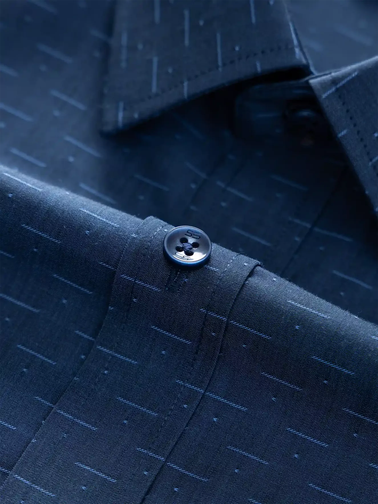 Áo Sơ Mi Nam Dài Tay Họa Tiết Có Túi Phom Regular ASM24016