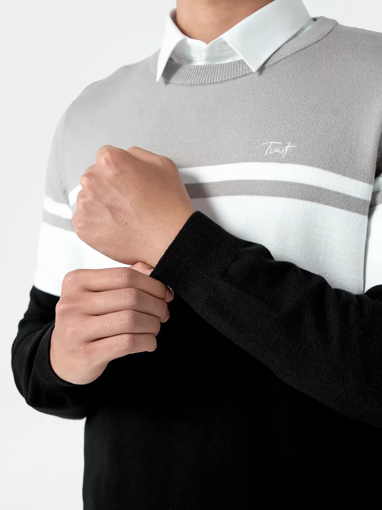 Áo Len Nam Cổ Tròn 5S Fashion Dệt Kẻ Slimfit ALE24006