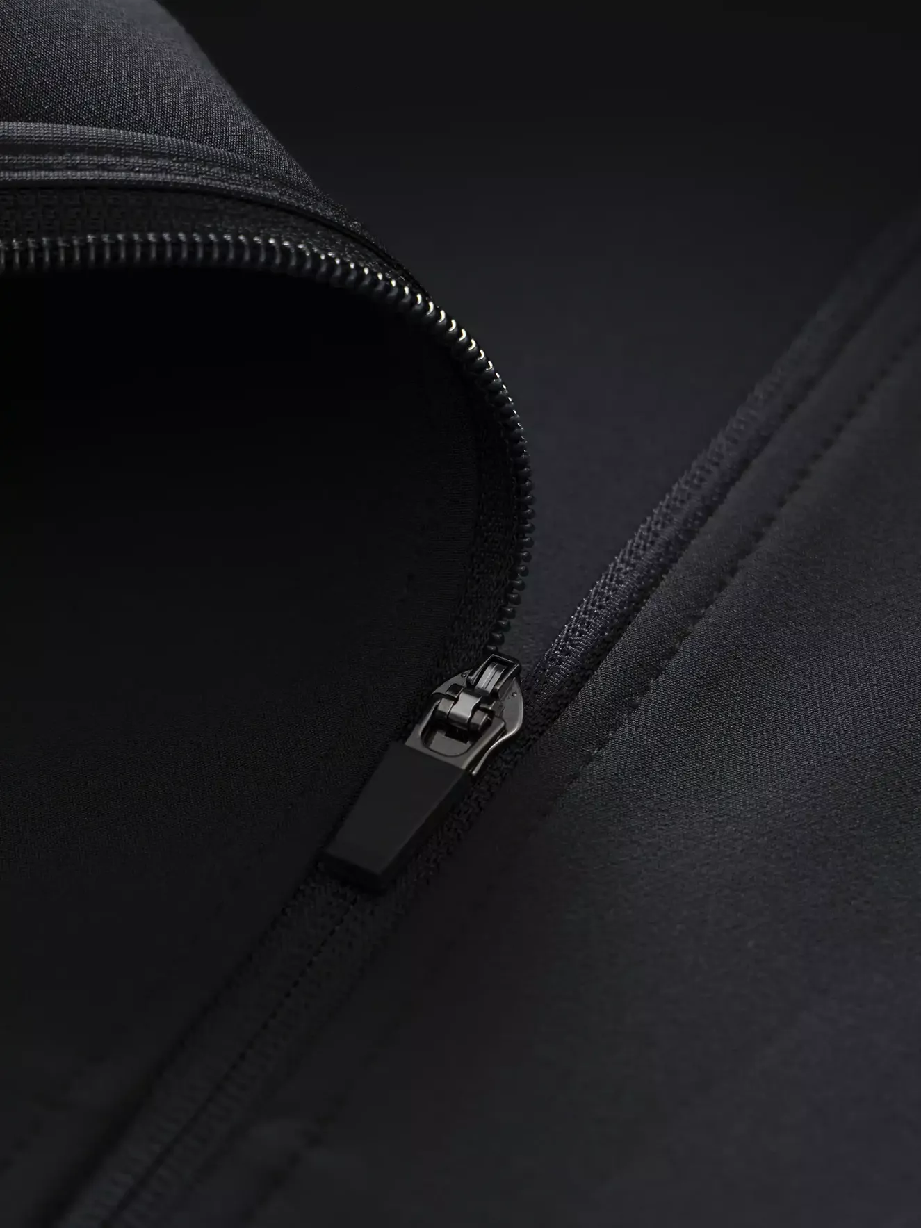 Bộ Quần Áo Gió 5S Fashion Có Mũ Liền Phom Slimfit BOG24005