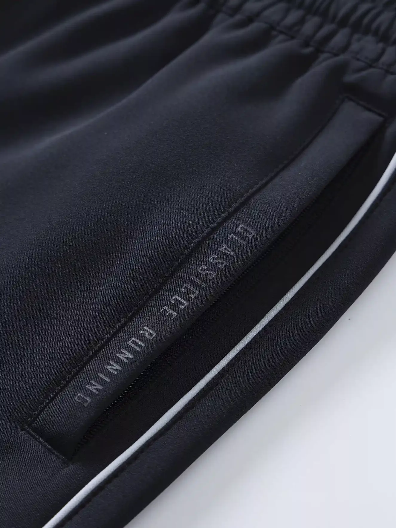 Bộ Quần Áo Gió 5S Fashion Có Mũ Liền Phom Slimfit BOG24005