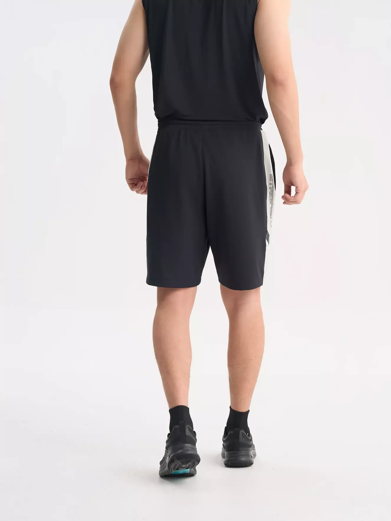 Quần Short Nam Casual Can Phối In Chữ Slimfit QSC25002