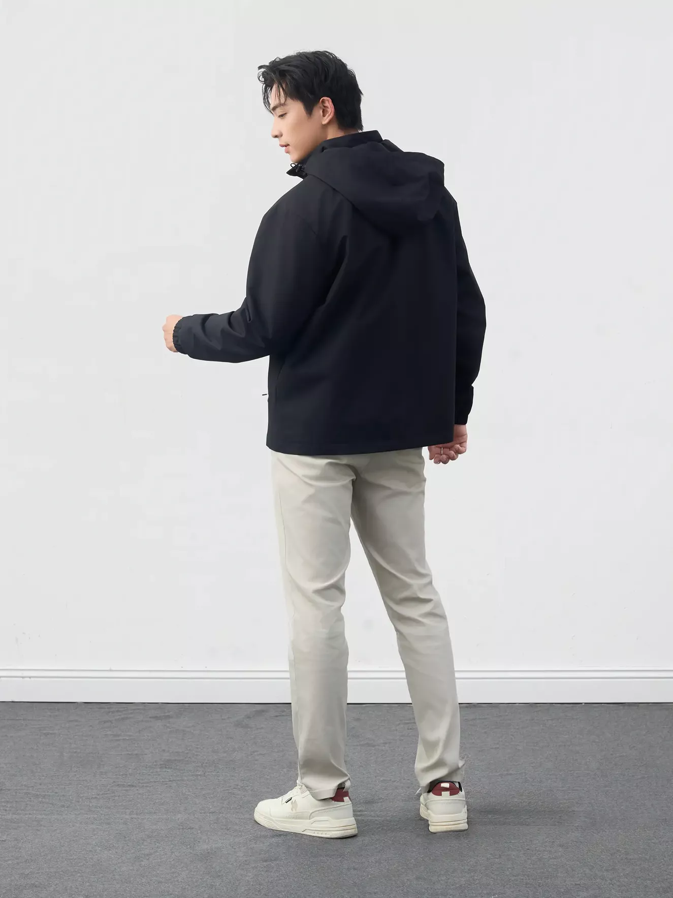 Áo Khoác Gió Nam Pro-DWR 5S FASHION Tay Raglan Có Mũ Tháo Được M0AKG25009