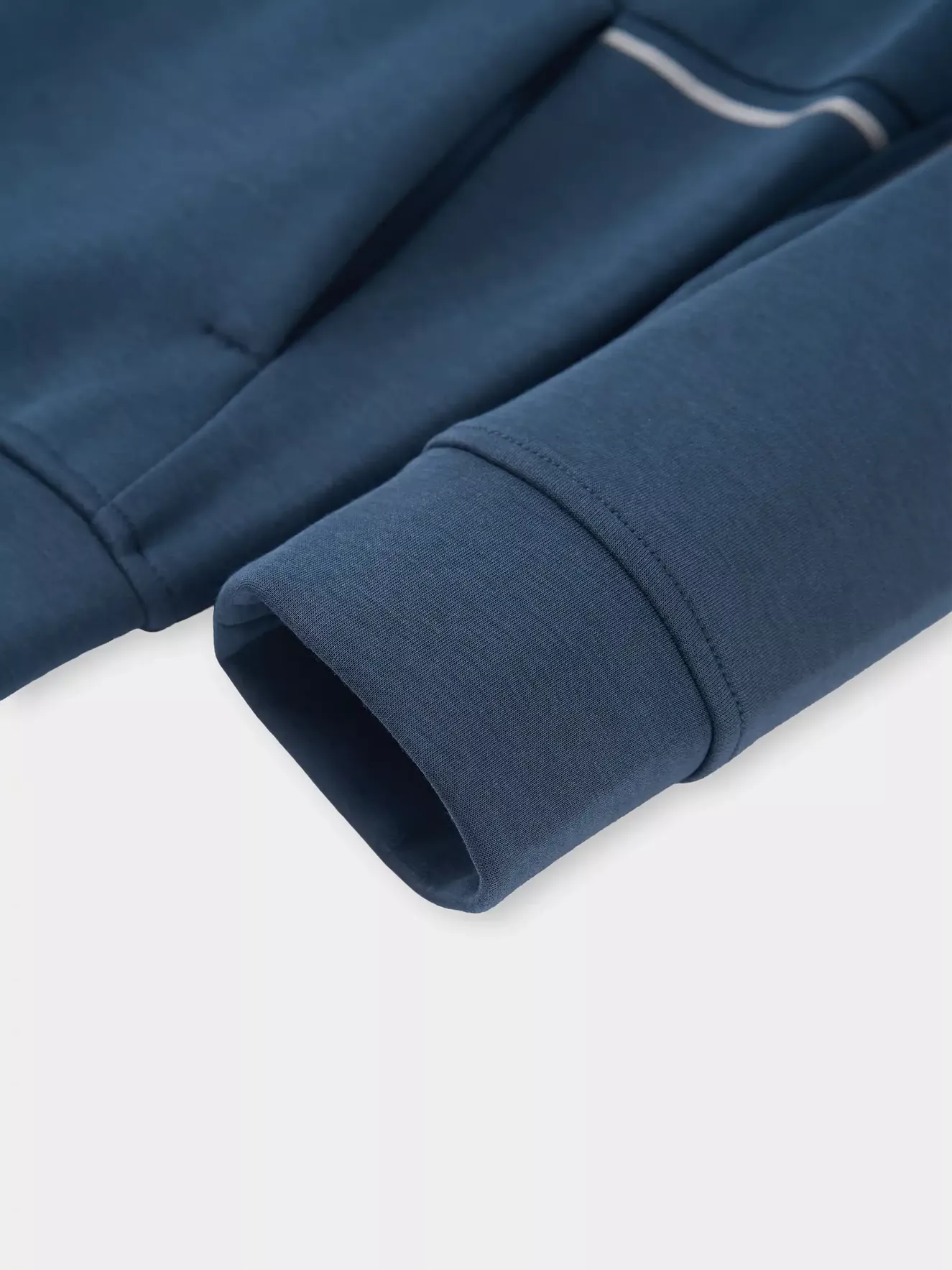 Áo Nỉ Nam Kéo Khóa 5S Fashion In Đơn Giản Phom Slimfit MBAKN25021