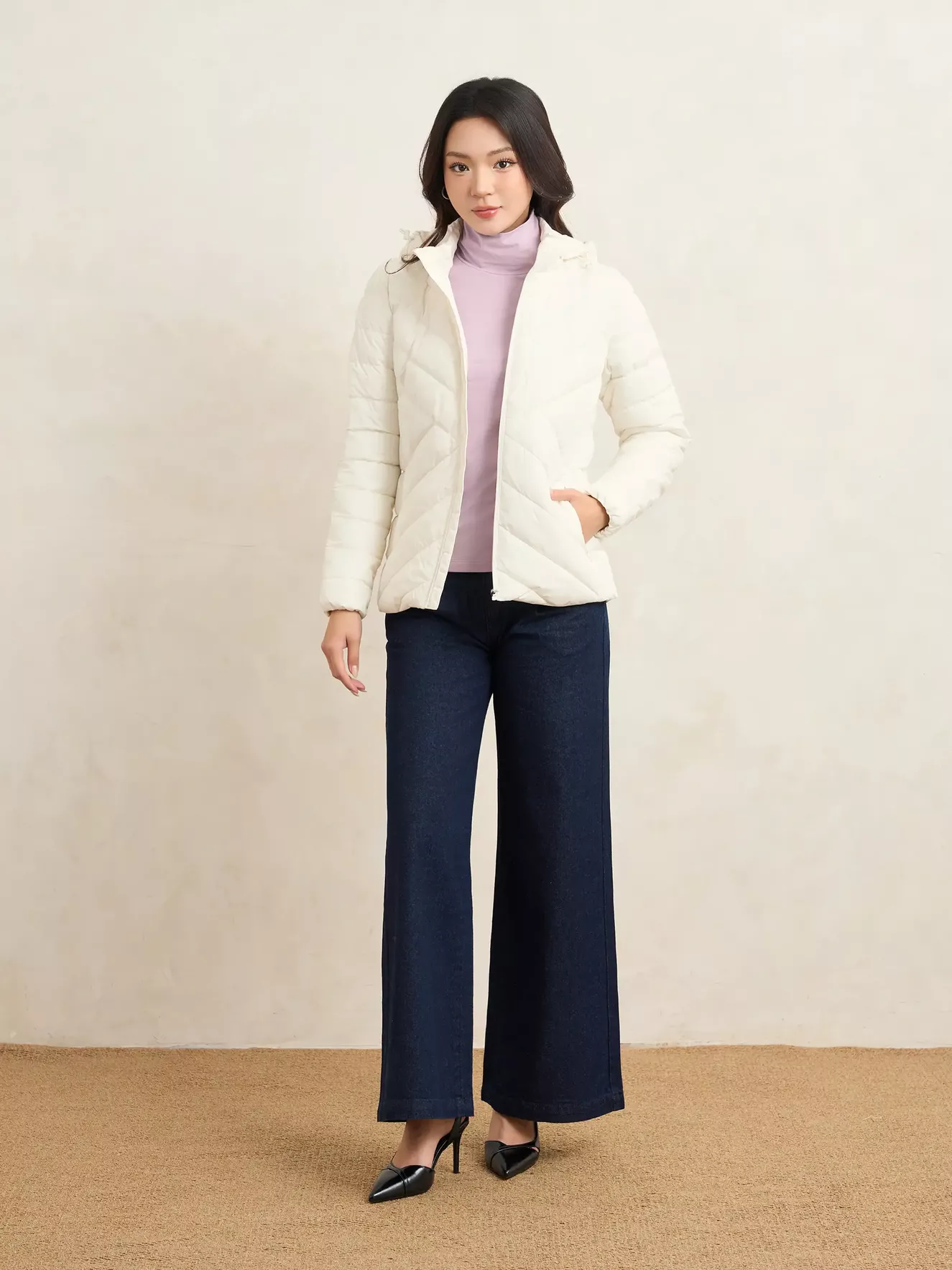 Áo Phao Nữ 5S Fashion Màu Đen Chần Bông Nhẹ Phom Slimfit W0APH25001