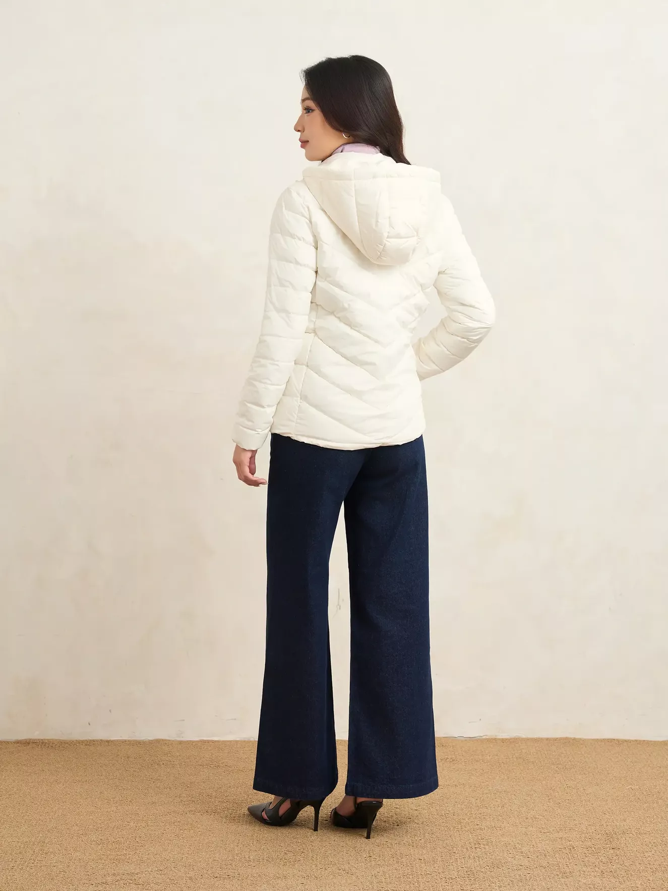 Áo Phao Nữ 5S Fashion Màu Đen Chần Bông Nhẹ Phom Slimfit W0APH25001