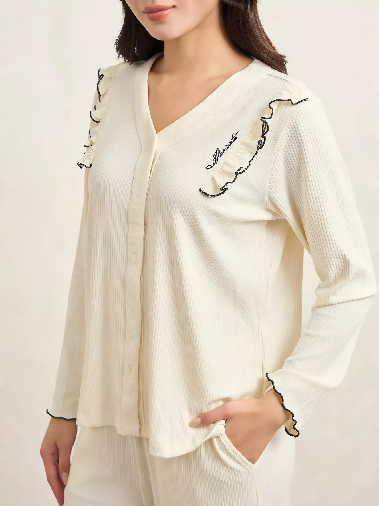 Set Bộ Đồ Mặc Nhà Nữ 5S Fashion Thêu Tinh Tế Phom Regular WBDAI25004