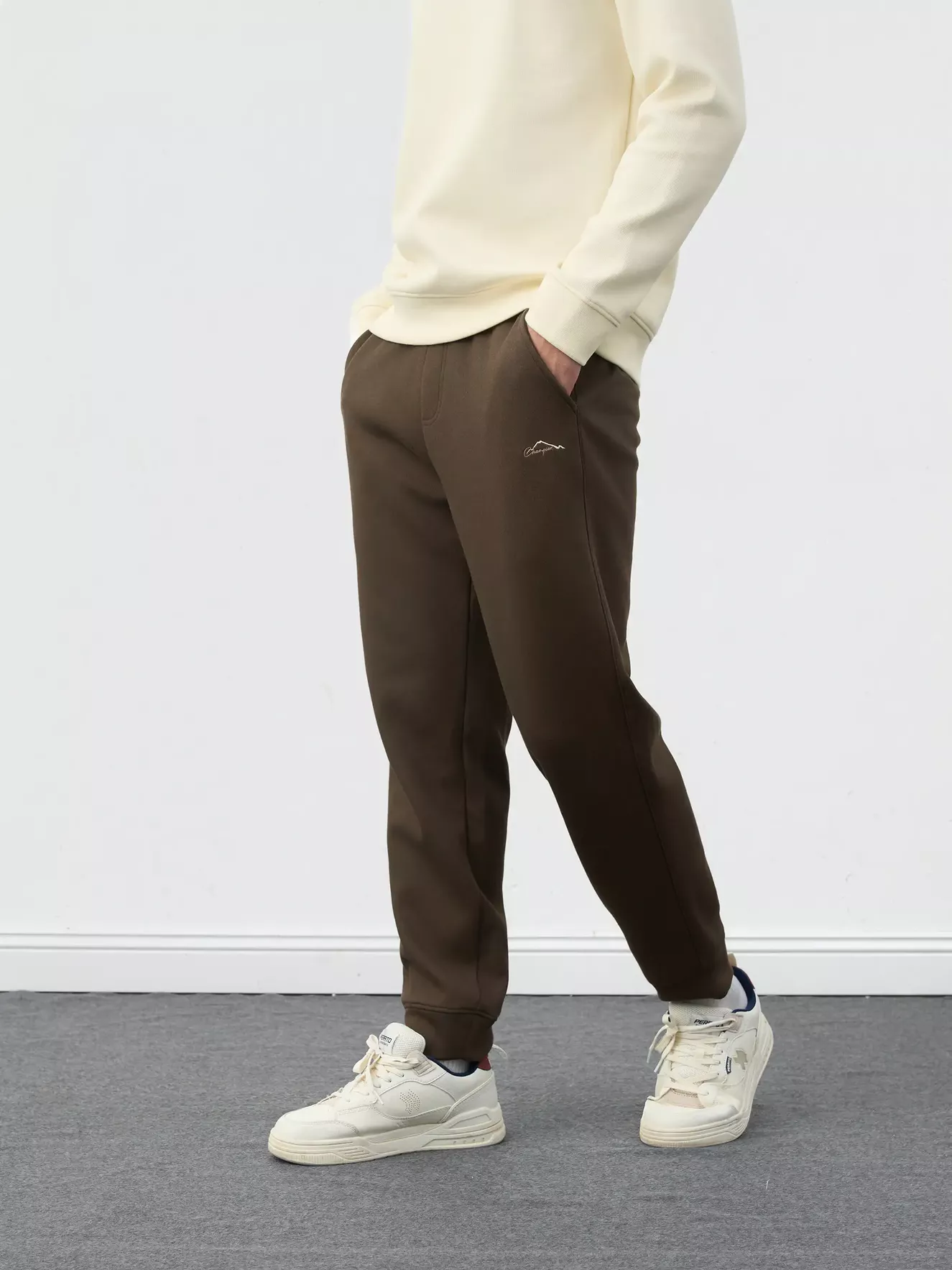 Quần Nỉ Nam S-WARM 5S Fashion Thêu Họa Tiết Phom Slimfit MBQNI25013