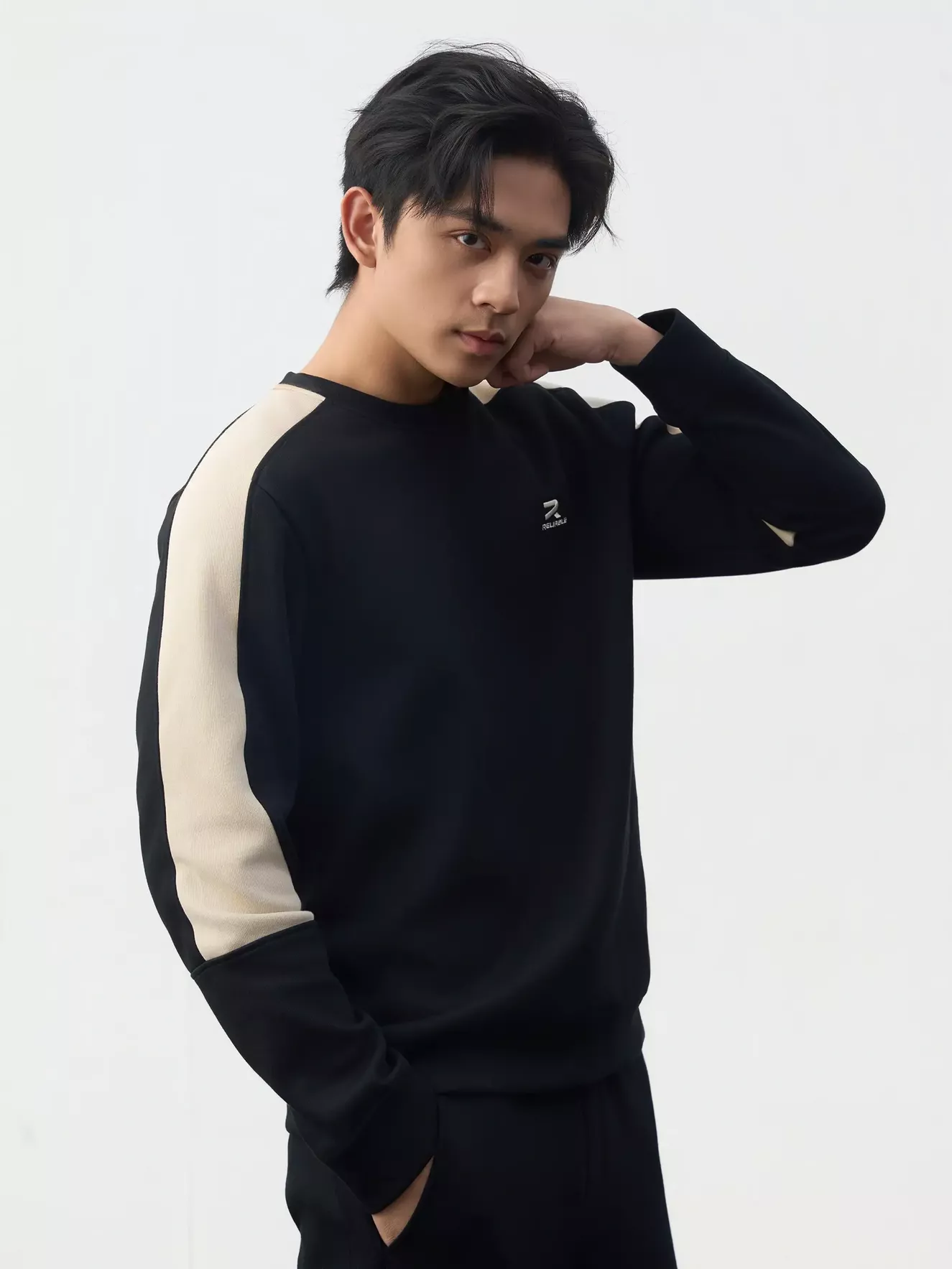 Áo Nỉ Nam RELIABLE S-WARM 5S Fashion Can Phối Slimfit MBANI25005