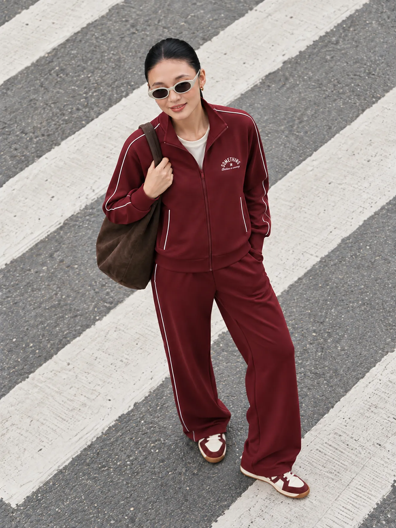 Set Bộ Nỉ Khóa Nữ SOFT EDGE 5S FASHION Phối Line Hiện Đại WBNK26018
