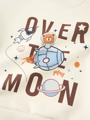 Áo Nỉ Bé Trai 5S Fashion In Nổi Bật Tay Layer Phom Regular BBANI25006