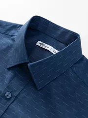 Áo Sơ Mi Nam Dài Tay Họa Tiết Có Túi Phom Regular ASM24016