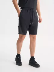 Quần Short Nam Casual Can Phối In Chữ Slimfit QSC25002