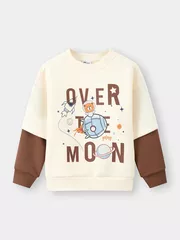 Áo Nỉ Bé Trai 5S Fashion In Nổi Bật Tay Layer Phom Regular BBANI25006