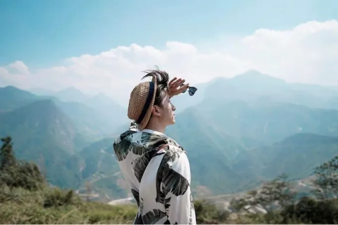 Du lịch Sapa mùa hè mặc gì? 10 Outfits trẻ trung, thu hút nhất