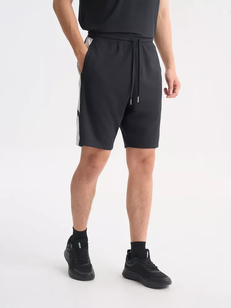 Quần Short Nam Casual Can Phối In Chữ Slimfit QSC25002